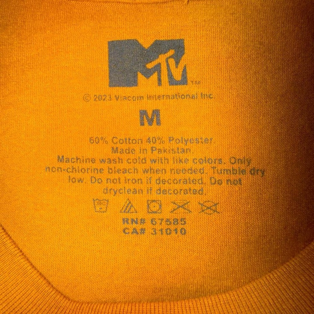 MTV music television T shirt mushrooms and daisy - Picture 2 of 2